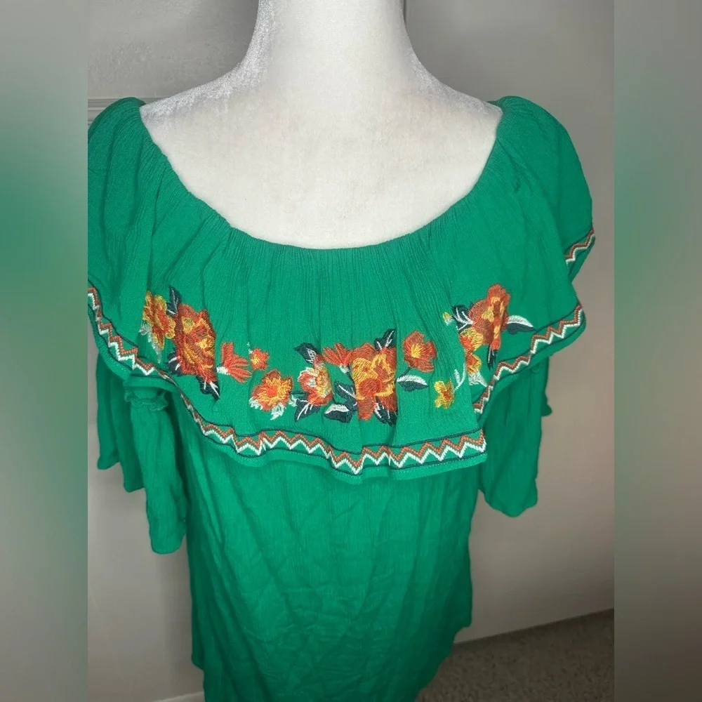 Flying Tomato Green Floral Embroidered Blouse size S - Picture 2 of 8